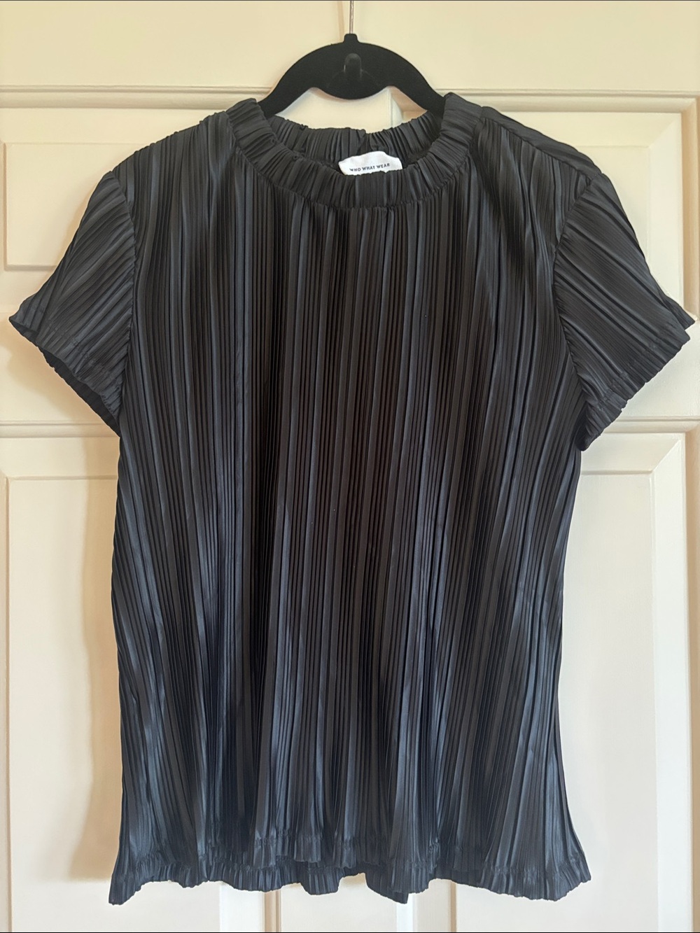Who What Wear Black Pleated Short-Sleeve Top